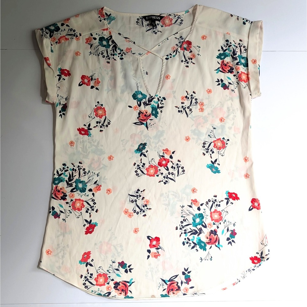Express Floral Short Sleeve Blouse Women's Sz Medium Cream Red Teal V-Neck Top